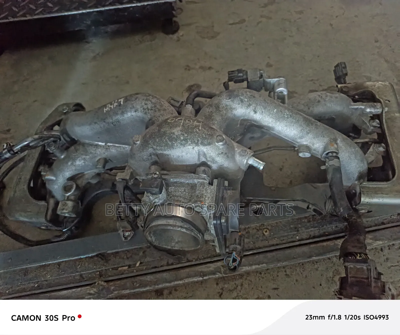 Subaru El 15 Engine Manifold