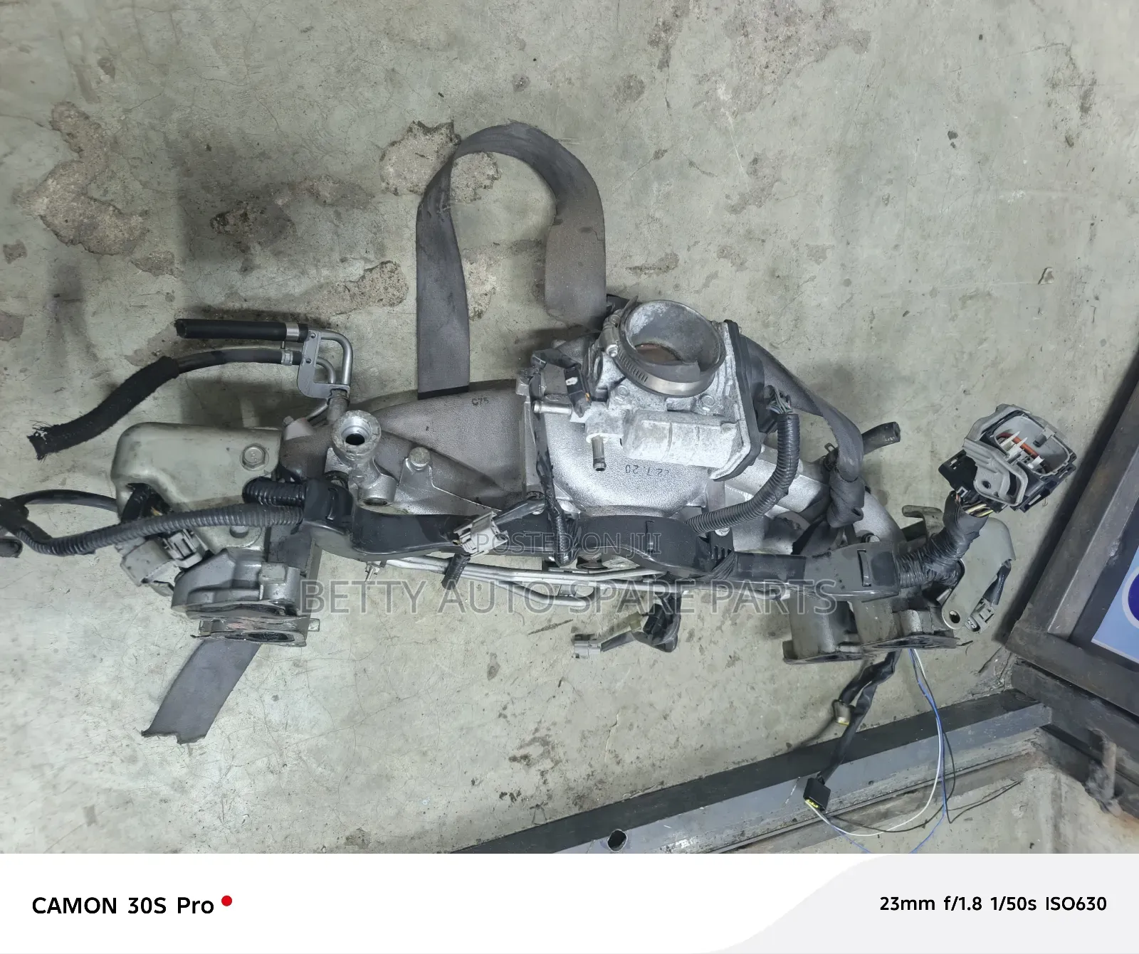 Subaru El 15 Engine Manifold
