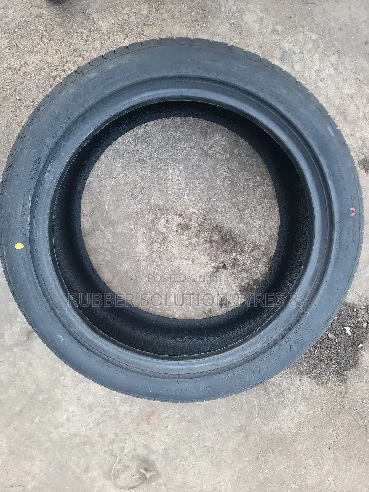 225/45r17 Maxtrek Tires [Highway]