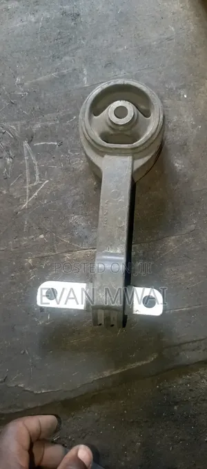 Honda CRV Engine Mounting