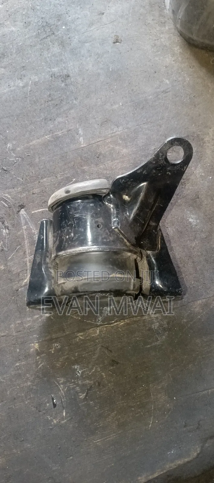 Toyota Noah 2006 Engine Mounting
