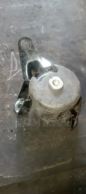 Toyota Noah 2006 Engine Mounting