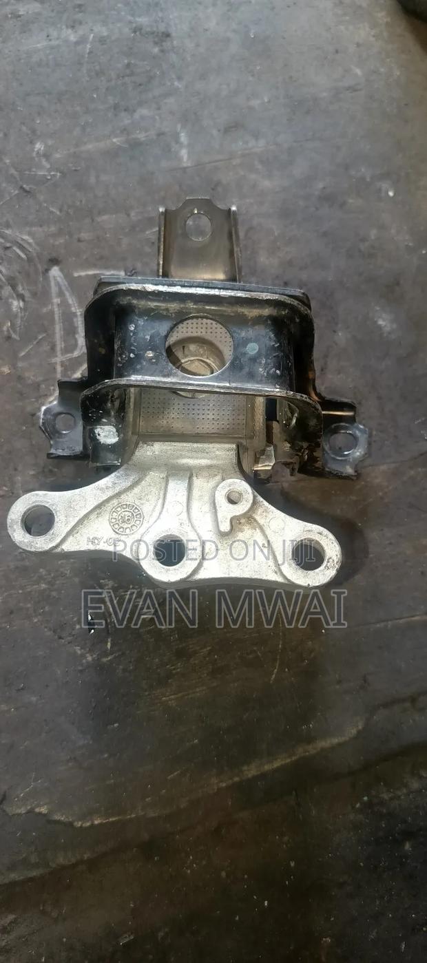 Daihatsu Mira Engine Mounting - thumbnail 2