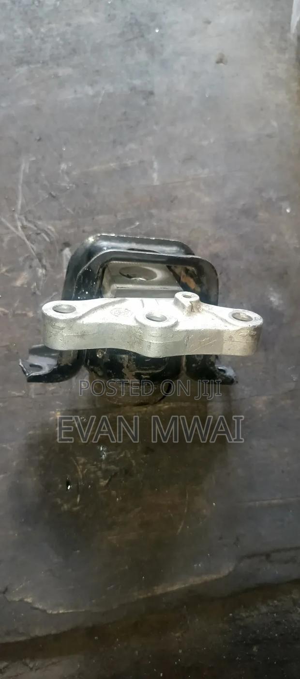 Daihatsu Mira Engine Mounting - thumbnail 3