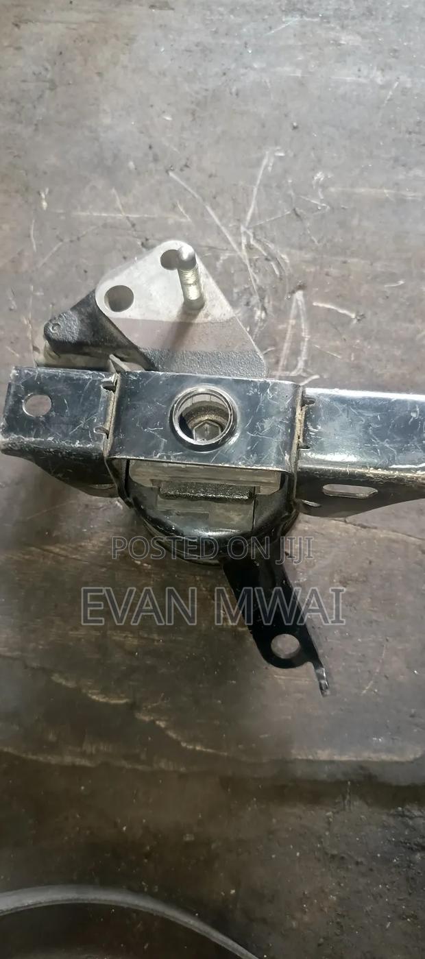 Toyota Vitz/ Ractis Gearbox Mounting