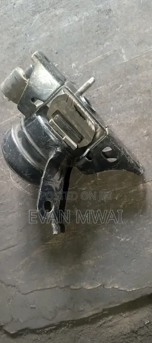 Toyota Vitz/ Ractis/ 1kr / 2sz Gearbox Mounting
