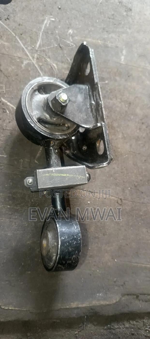 Toyota Harrier 240 Engine Mounting - main view