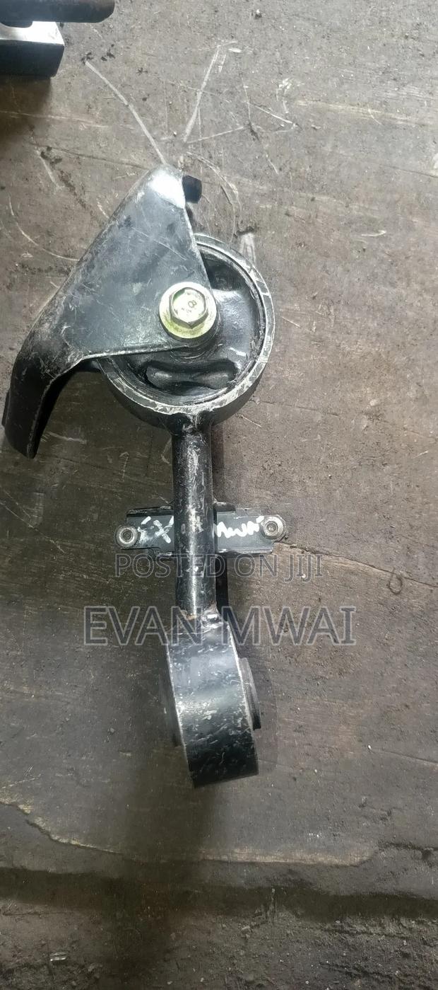 Toyota Harrier 240 Engine Mounting - thumbnail 3