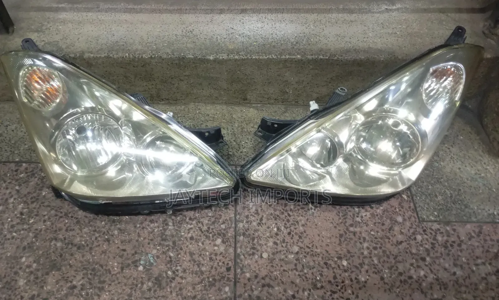 Wish 2002 Headlights Non Zenon