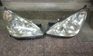 Wish 2002 Headlights Non Zenon