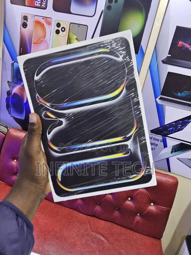 New Apple iPad Air 256 GB Black - main view