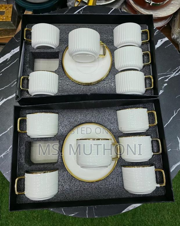 Cups / Saucers White Ceramic Coffee Cups With Gold Rims and Handles