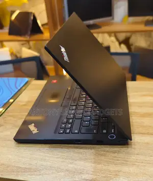 New Laptop Lenovo ThinkPad E14 Gen 6 8GB Intel Core i7 SSD 256GB