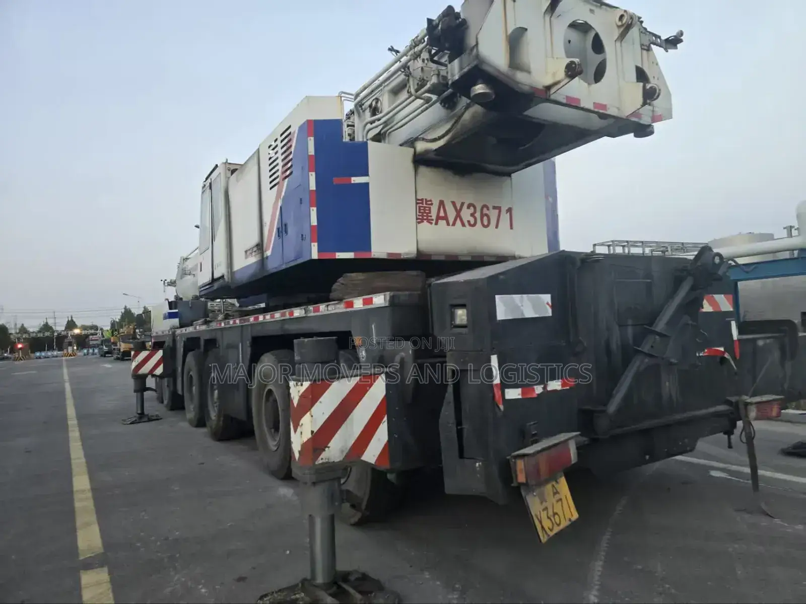 Cranes for Lifting and Errands Are Readily Available
