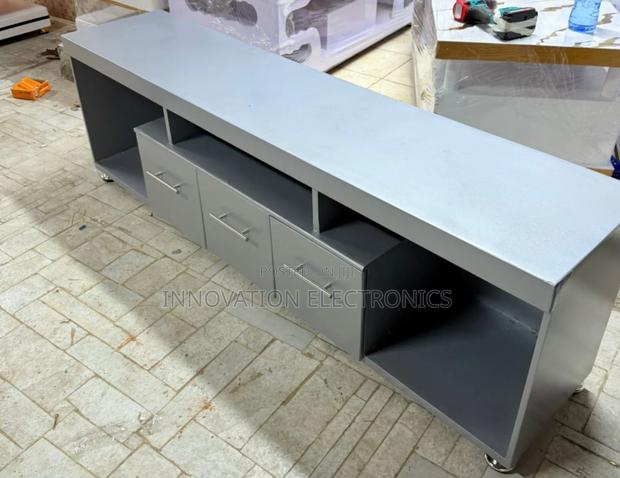 Executive 5.5fts Modern Tv Stand - main view