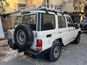 Toyota Land Cruiser Prado 2018 White