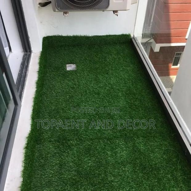 Real Grass Appearance With Artificial Grass Carpet