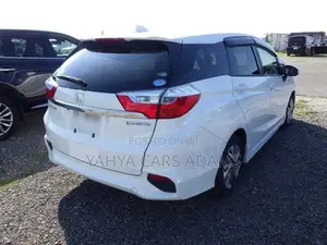 Honda Fit Shuttle 1.5 Hybrid 2WD 2018 White