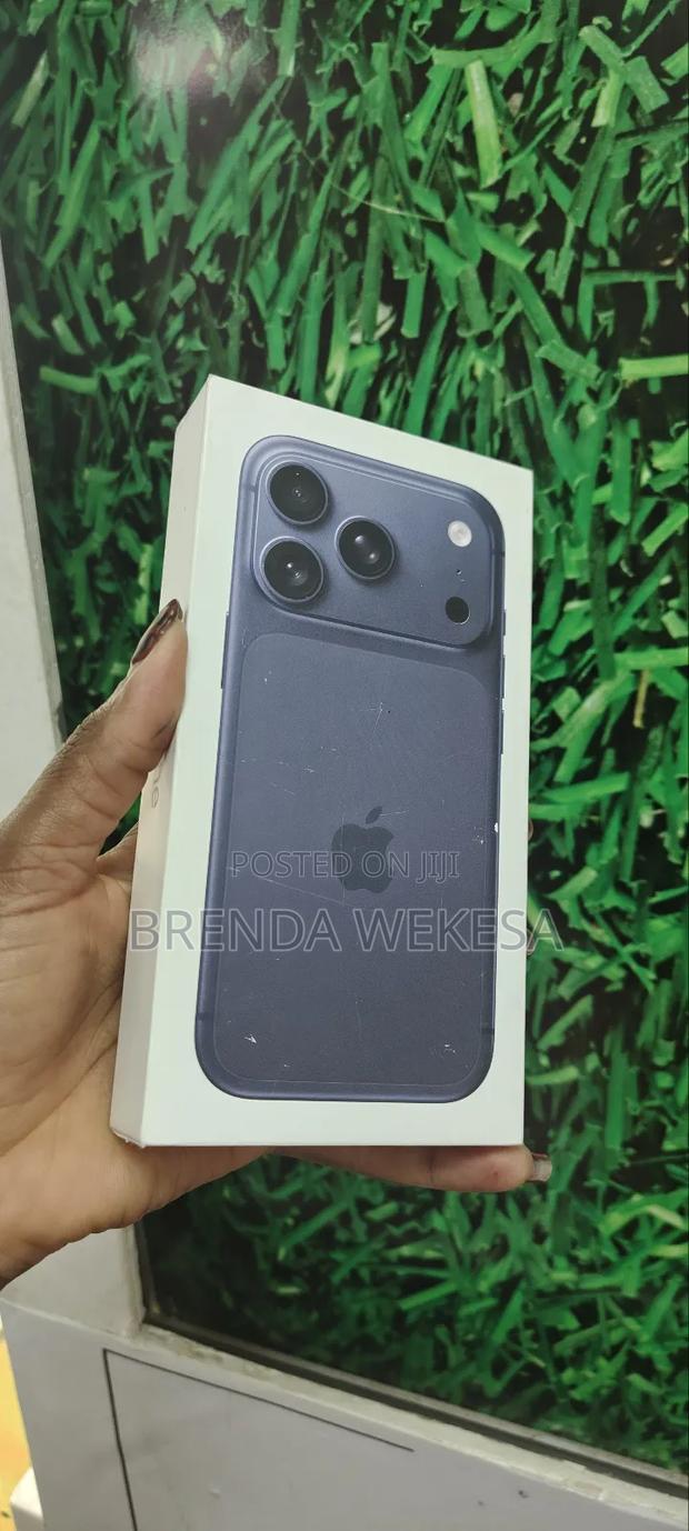 New Apple iPhone 17 Pro 256 GB Blue - thumbnail 3