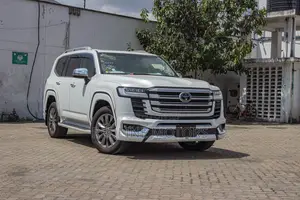 Toyota Land Cruiser LC300 2023 White