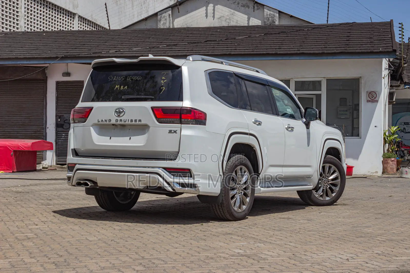 Toyota Land Cruiser LC300 2023 White