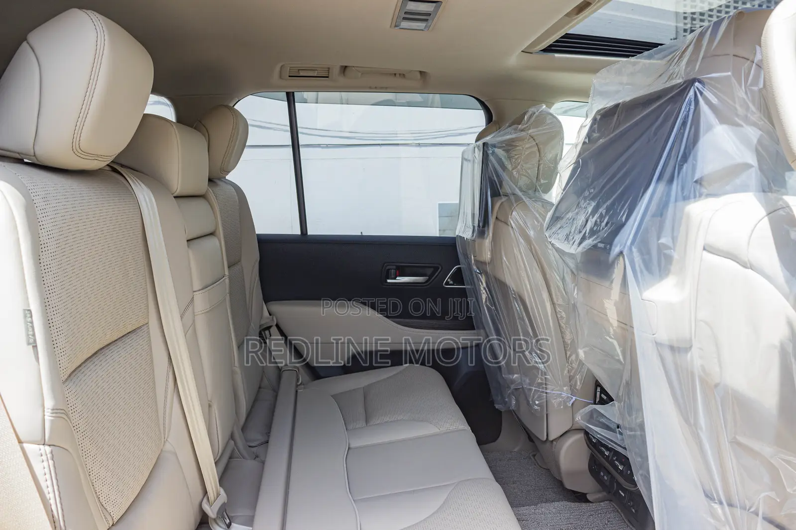 Toyota Land Cruiser LC300 2023 White