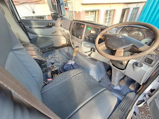 Tata Prima Tipper Lorry - thumbnail 8