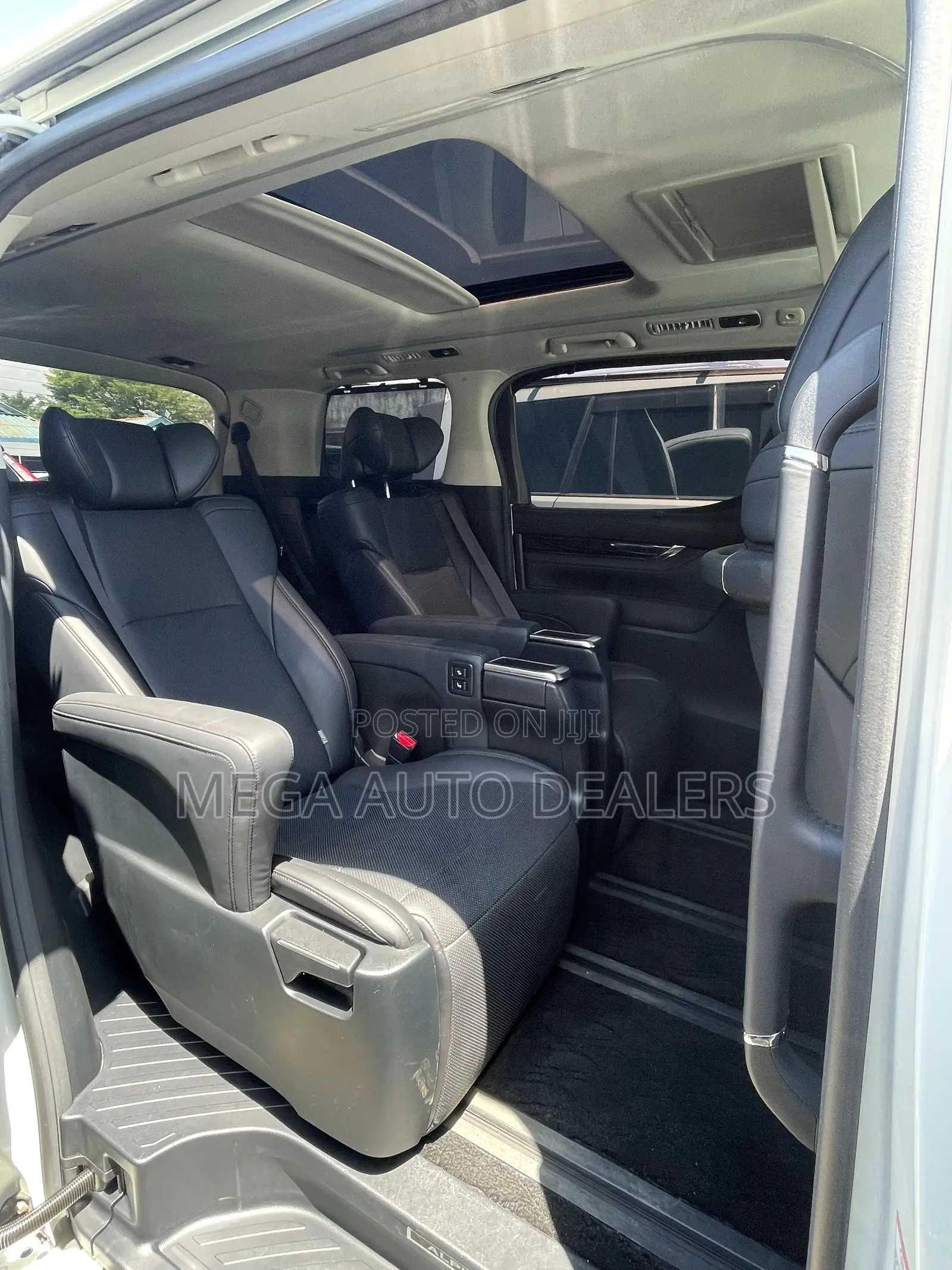 Toyota Alphard 2018 White