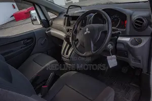 Mitsubishi Delica 2018 Off white