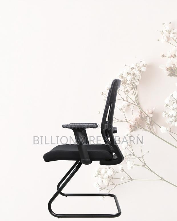 Padded Visitor Chair for Offices | Neat Finish, Comfortable Padding
