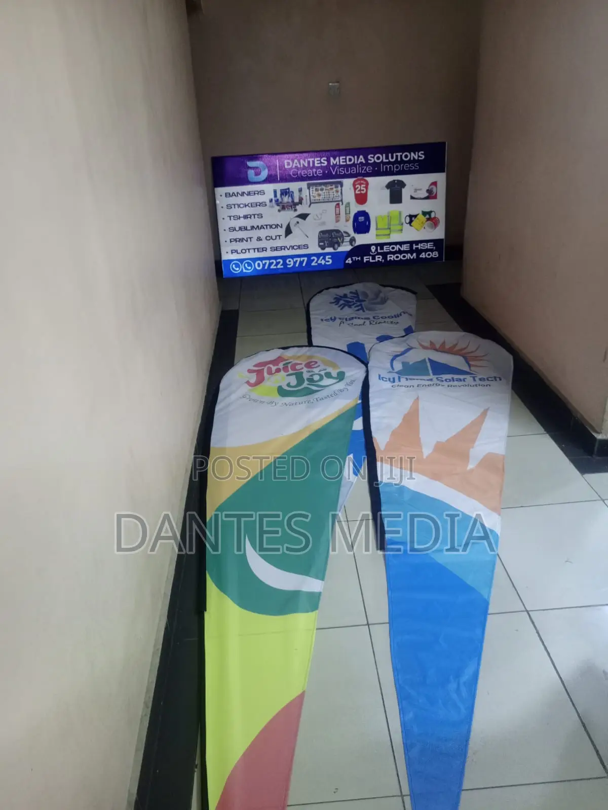 Teardrops, Telescopic Banner