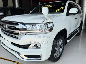 Toyota Land Cruiser 4.6 V8 ZX 2019 White