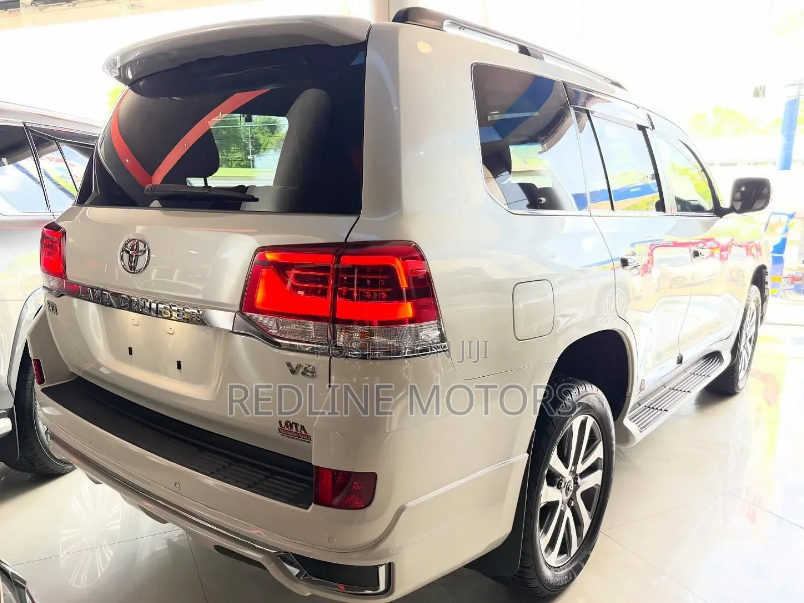 Toyota Land Cruiser 4.6 V8 ZX 2019 White