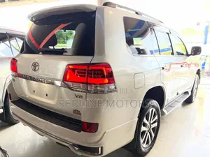 Toyota Land Cruiser 4.6 V8 ZX 2019 White