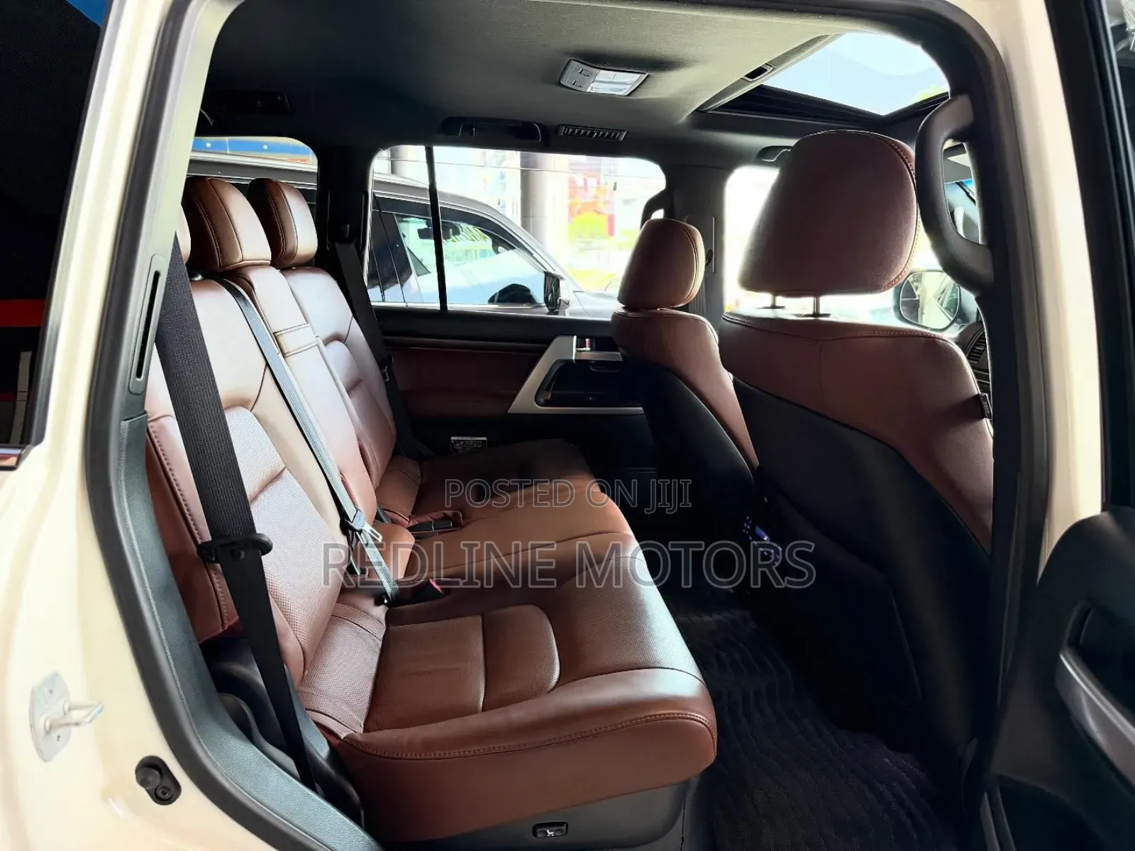 Toyota Land Cruiser 4.6 V8 ZX 2019 White