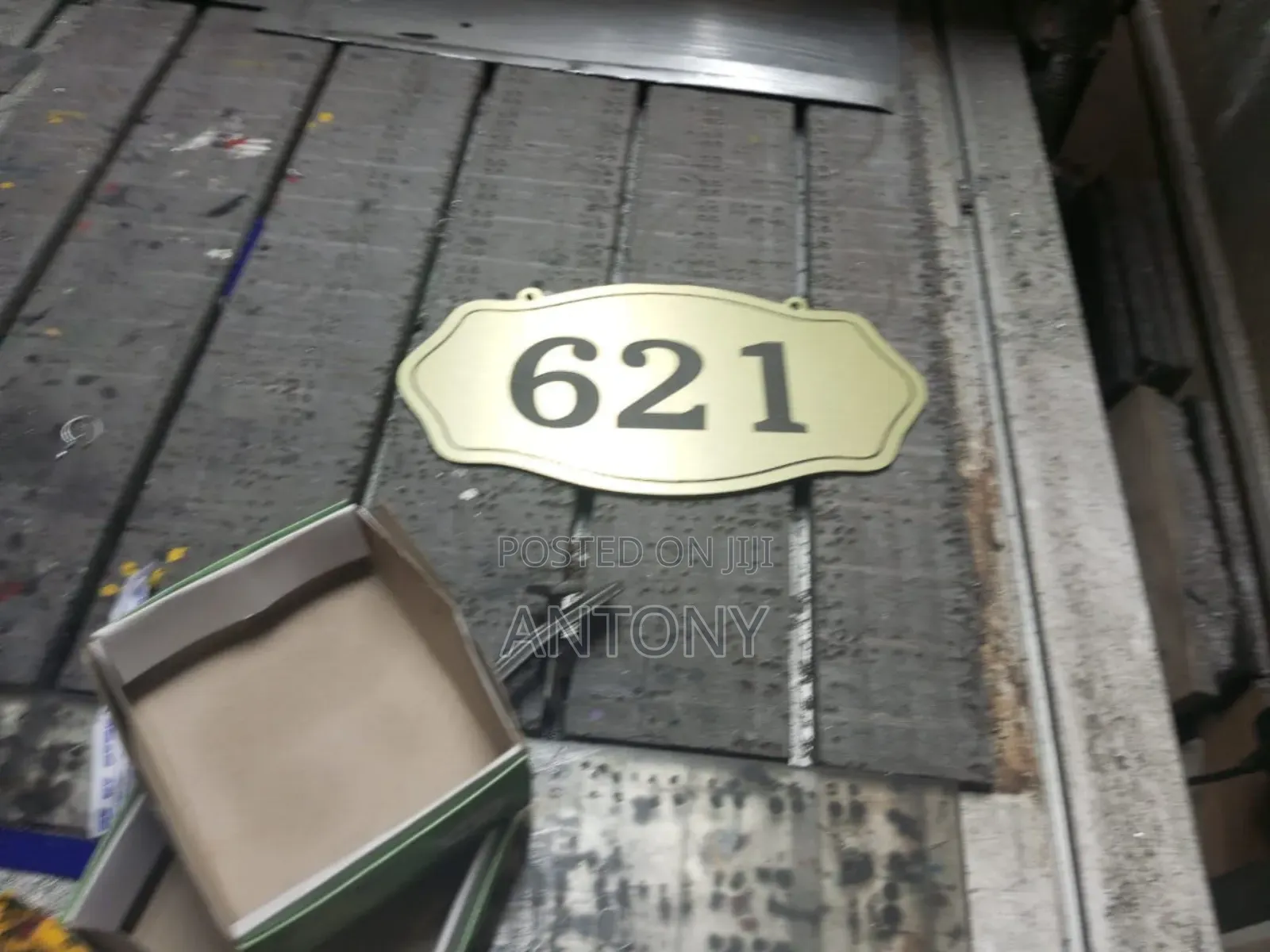 Engraving Signs of All Sort,Ie,Marble,Granite,Perspex,Alluco,Aluminum