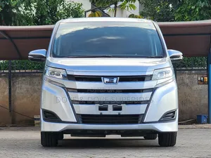 Toyota Noah 2.0 FWD (8 Seater) 2018 Silver