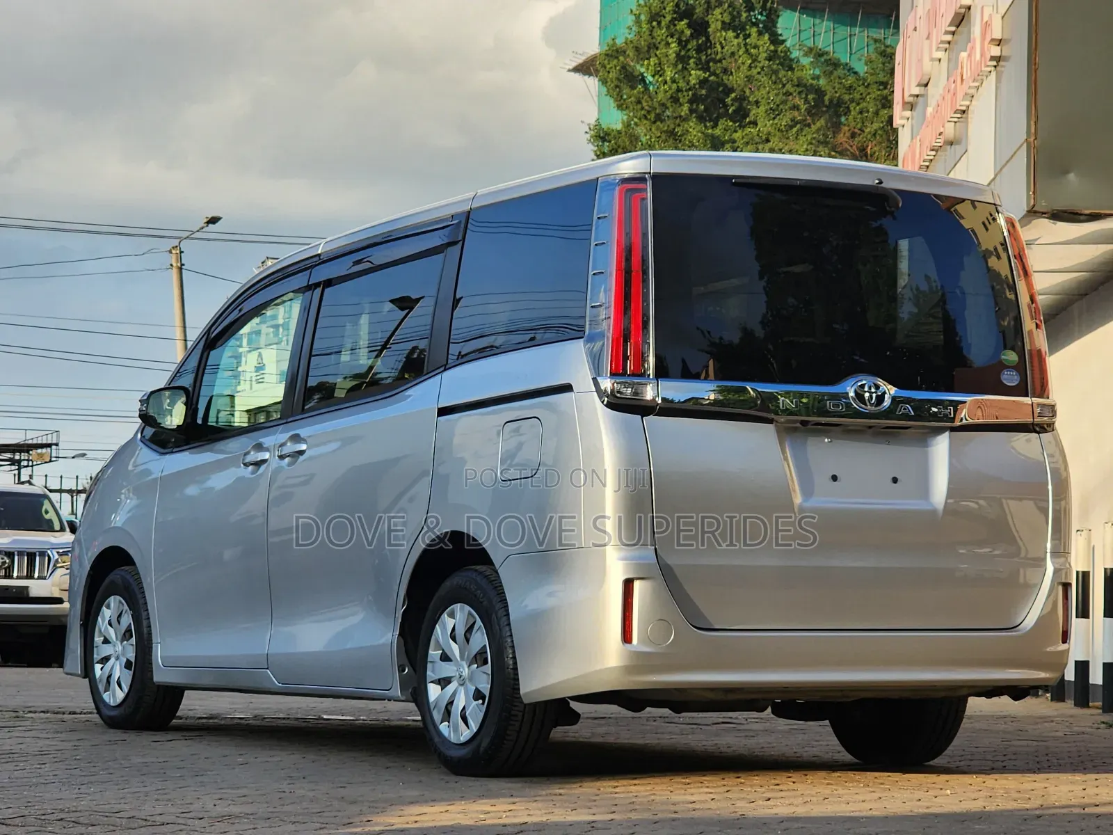 Toyota Noah 2.0 FWD (8 Seater) 2018 Silver