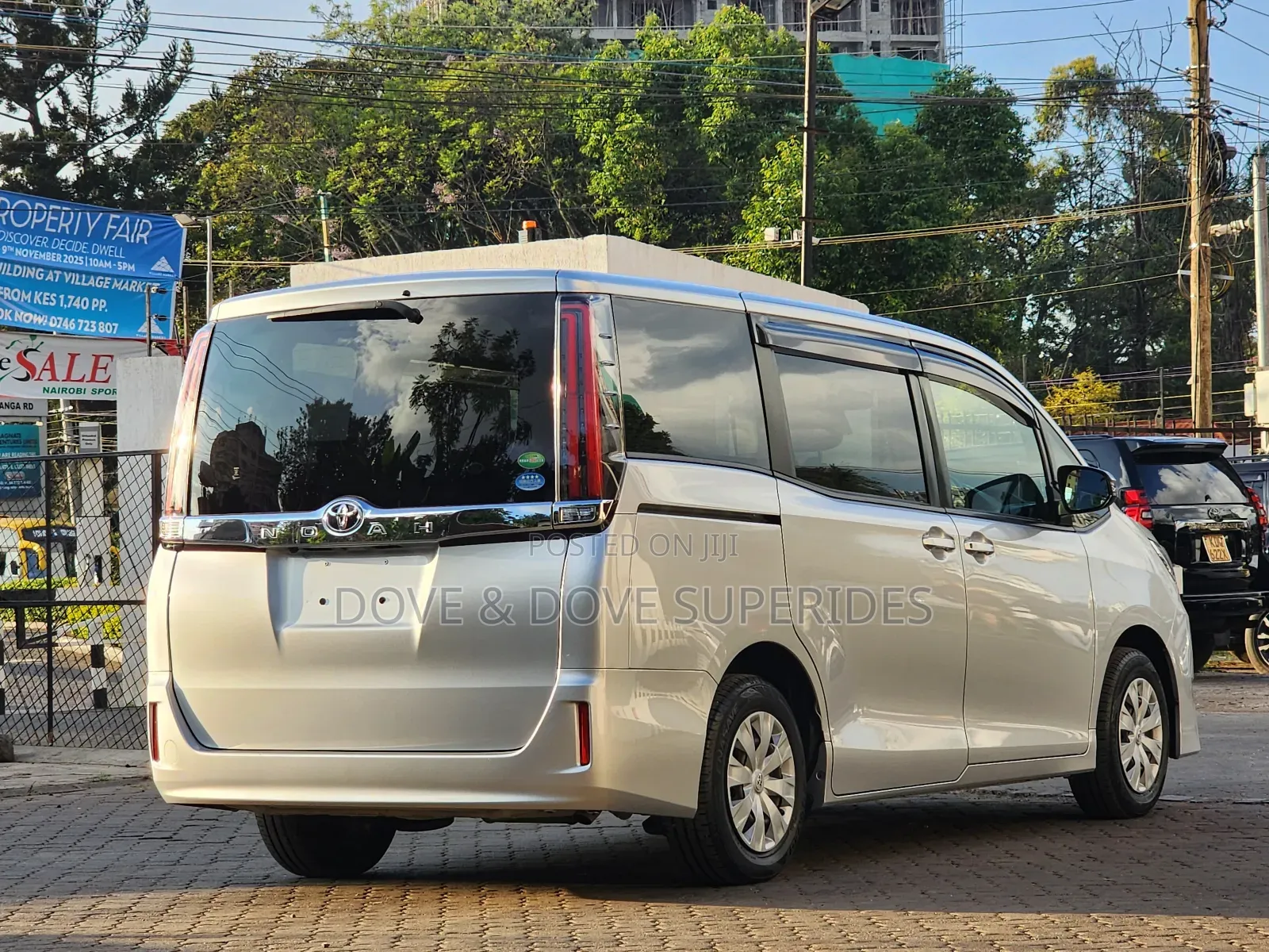 Toyota Noah 2.0 FWD (8 Seater) 2018 Silver