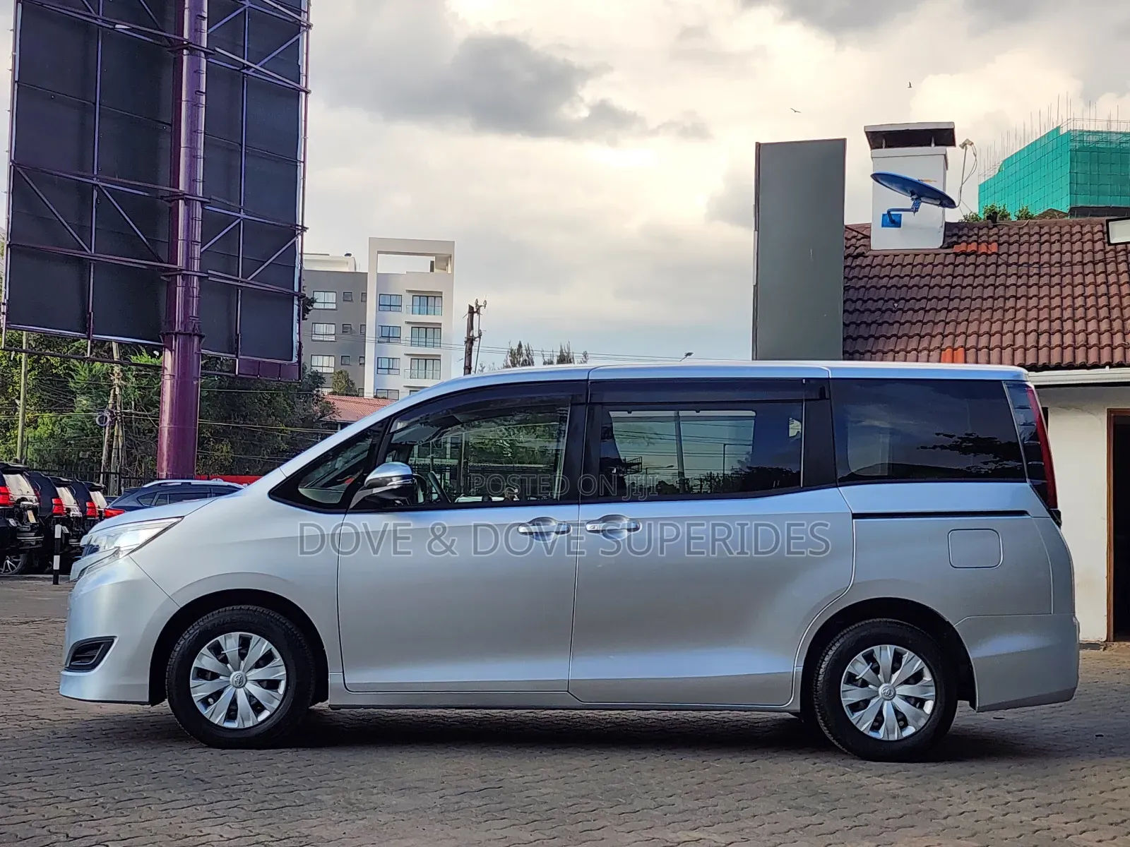 Toyota Noah 2.0 FWD (8 Seater) 2018 Silver