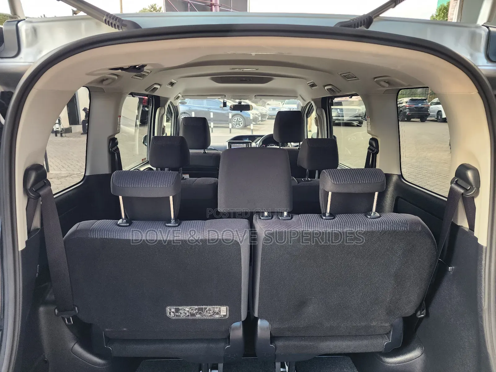 Toyota Noah 2.0 FWD (8 Seater) 2018 Silver