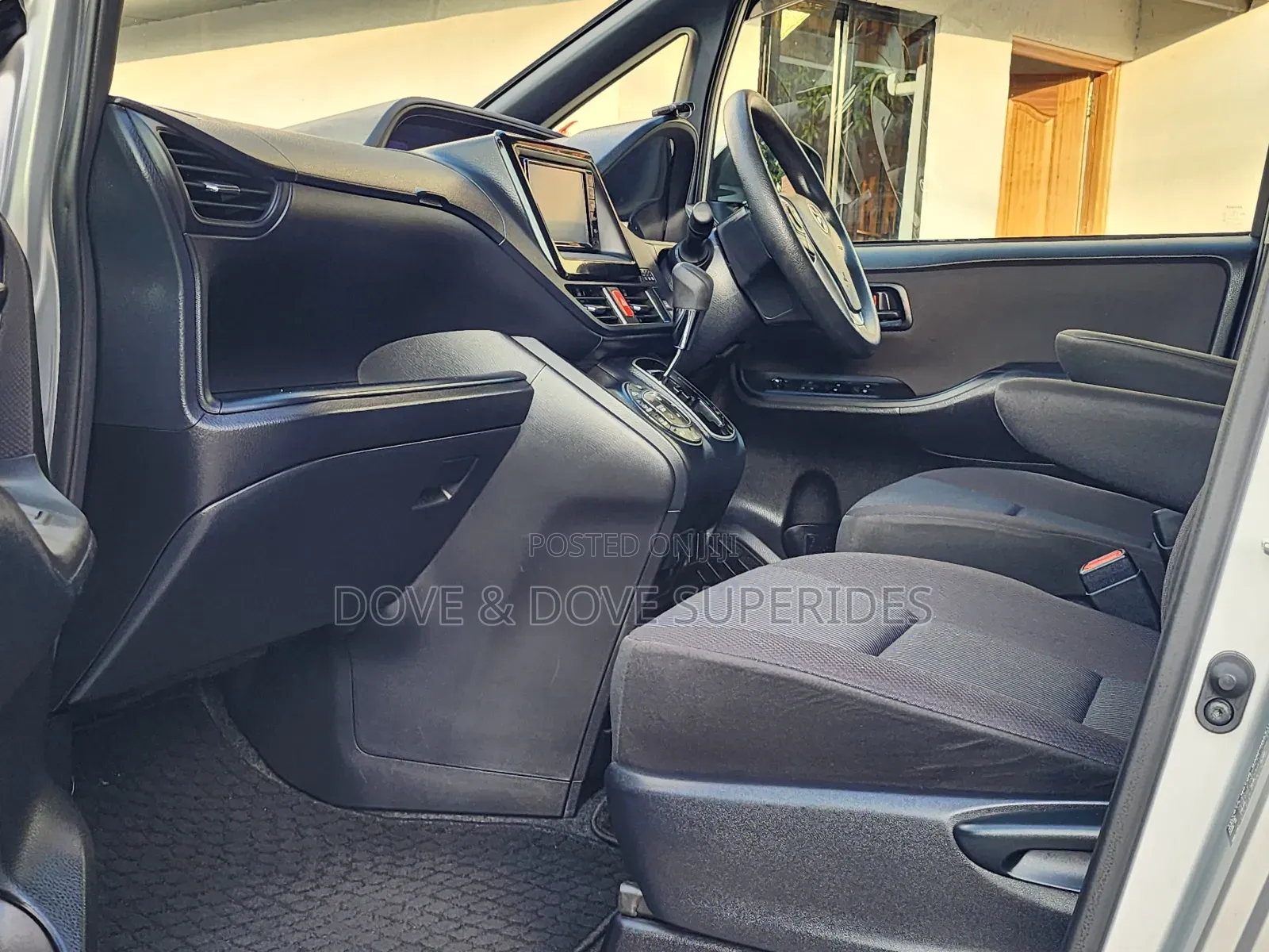 Toyota Noah 2.0 FWD (8 Seater) 2018 Silver