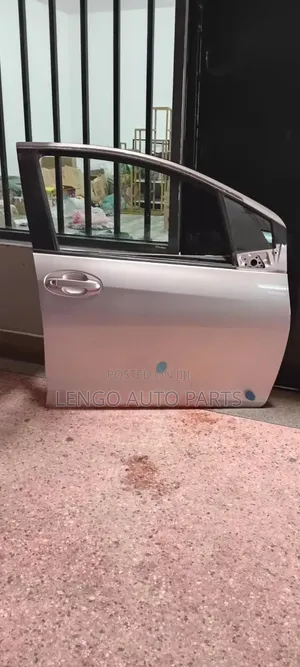 Toyota Vitz Jewella 2010/2012 Front Right Door