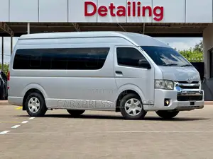 Toyota HiAce 2018 Silver