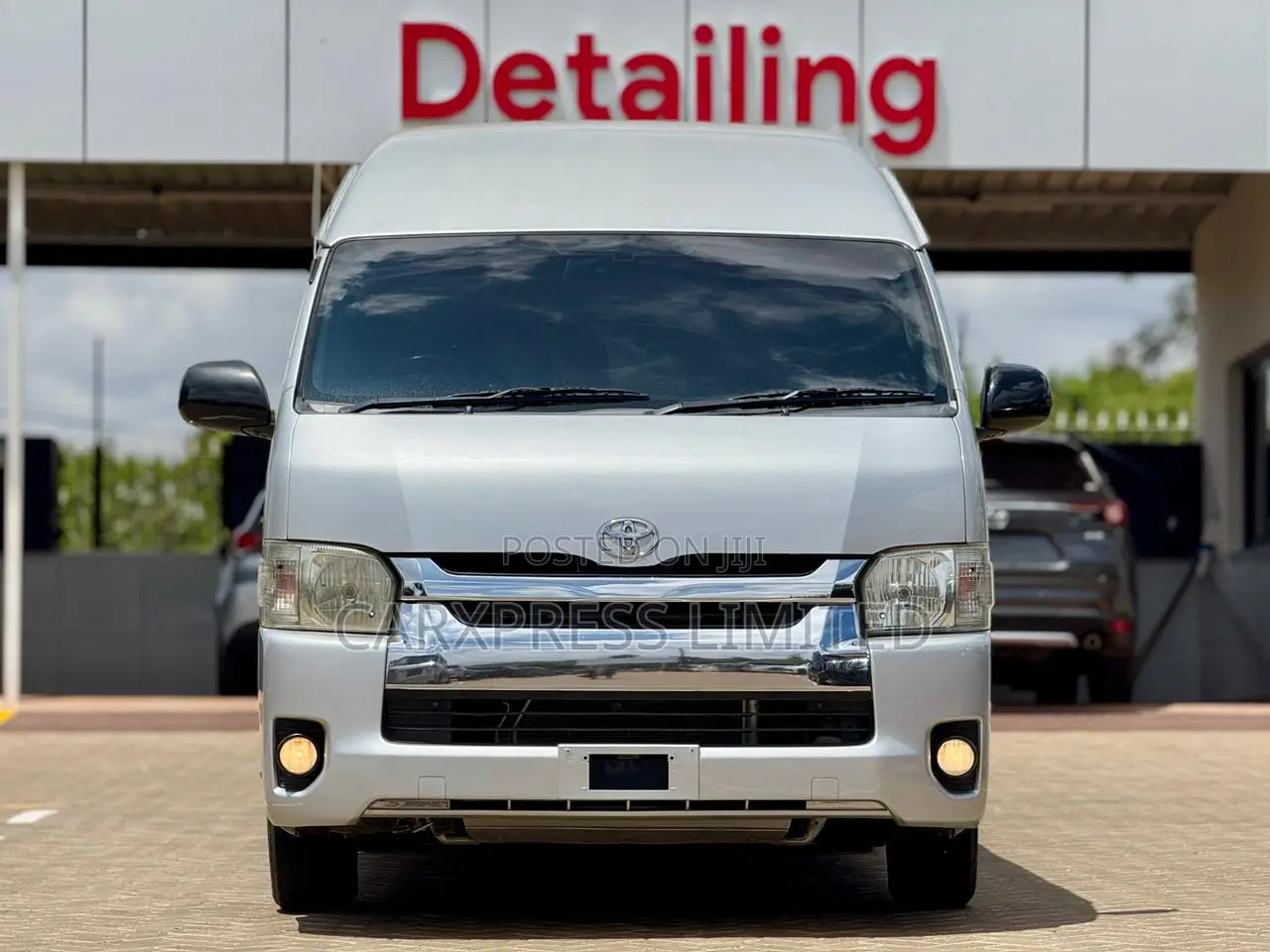 Toyota HiAce 2018 Silver