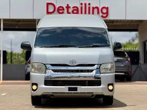 Toyota HiAce 2018 Silver