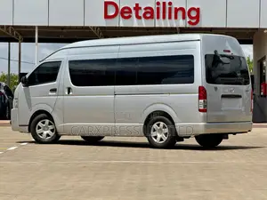 Toyota HiAce 2018 Silver