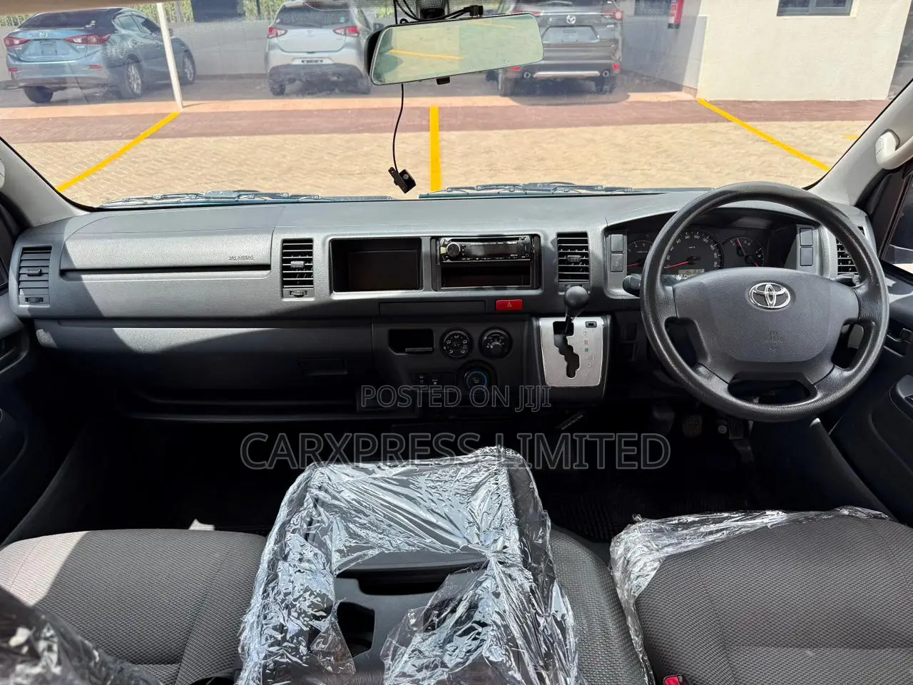 Toyota HiAce 2018 Silver