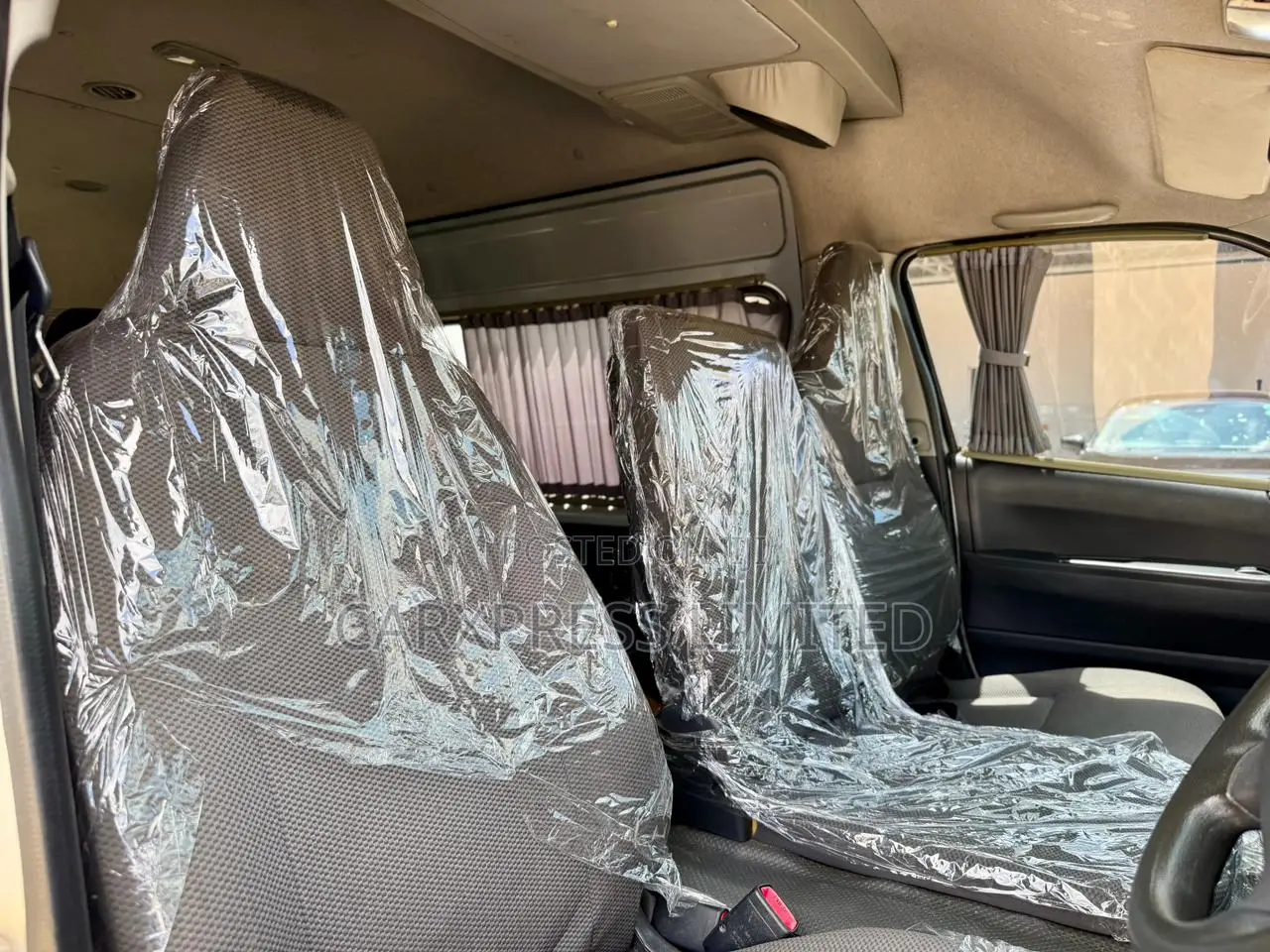 Toyota HiAce 2018 Silver