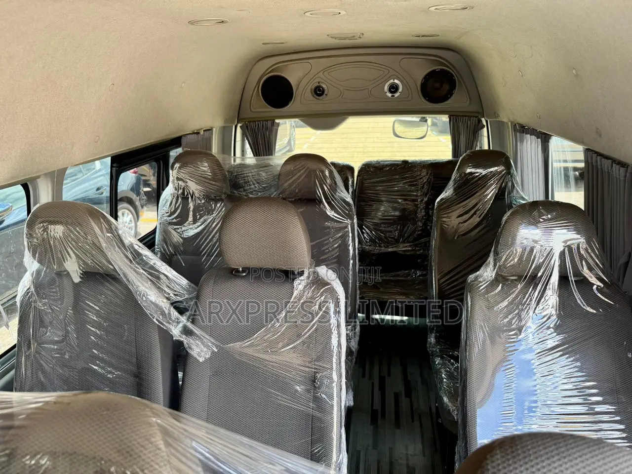 Toyota HiAce 2018 Silver
